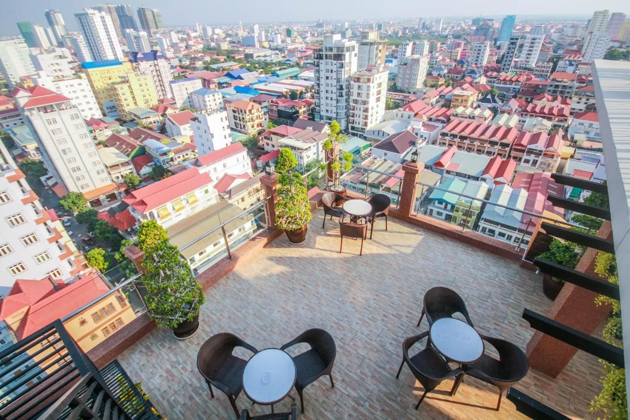 Queen Mansion Phnom Penh Eksteriør billede
